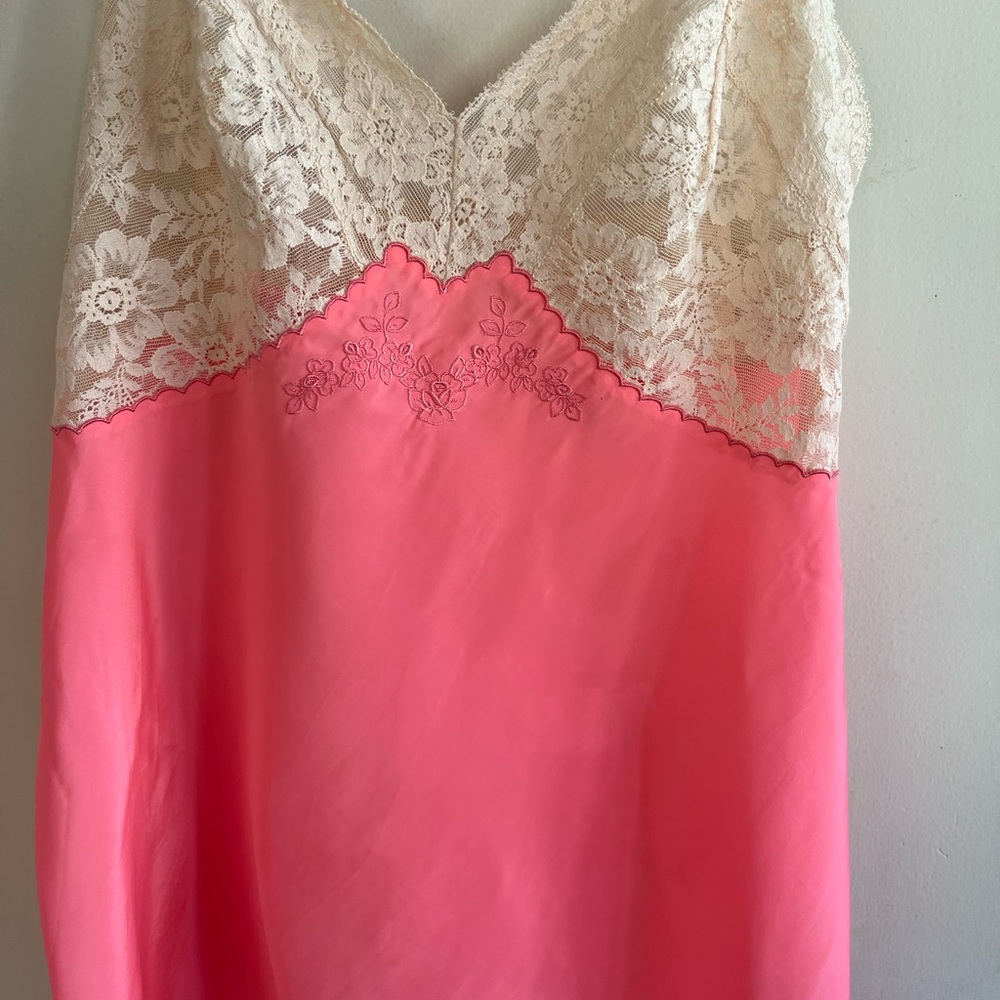 Elegant Pink Lace Trim Chemise